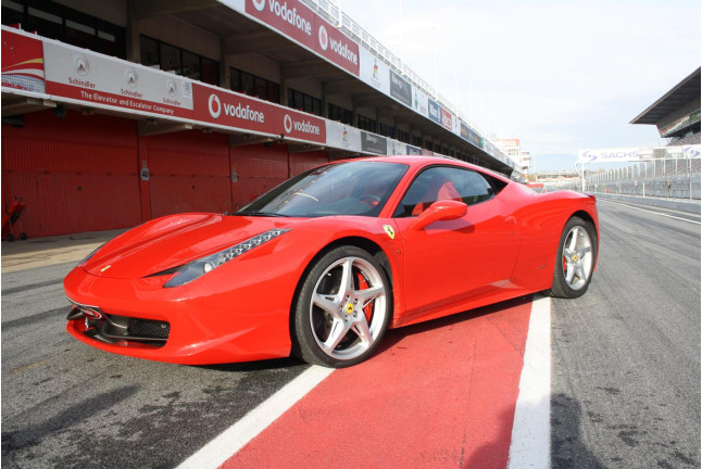Conducir un Ferrari F458 F1 ITALIA + Vuelta de reconocimiento (4 localizaciones)