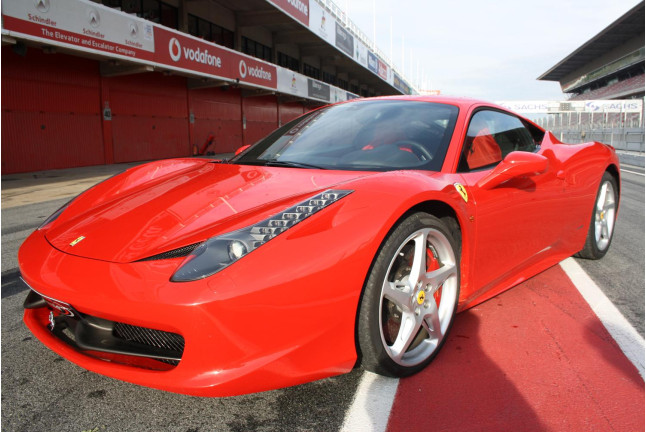 Conducir un Ferrari F458 F1 ITALIA + Vuelta de reconocimiento (4 localizaciones)