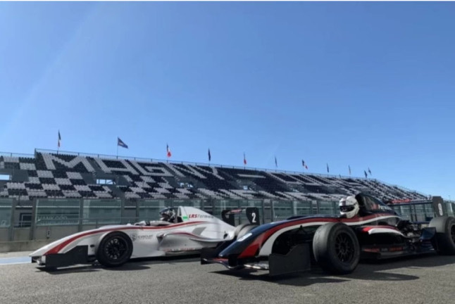 Conducir un Fórmula Renault en el Circuito de Magny-Cours Pista Club (Magny-Cours, Francia)