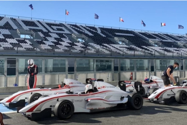 Conducir un Fórmula Renault y 2 vueltas en Fórmula 1 (Magny-Cours, Francia)