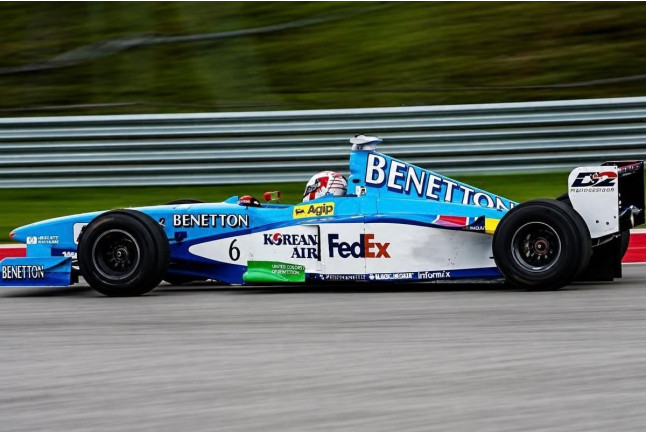 Conducir un Fórmula Renault y 2 vueltas en Fórmula 1 (Magny-Cours, Francia)