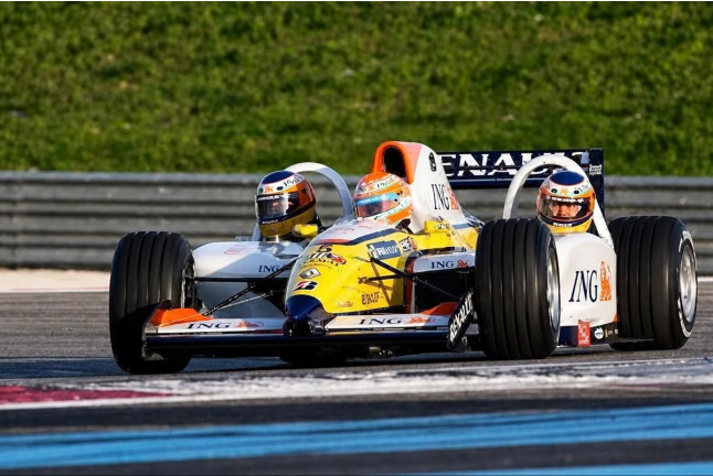 Conducir un Fórmula Renault y Copilotaje en Fórmula 1 Triplaza (Magny-Cours, Francia)