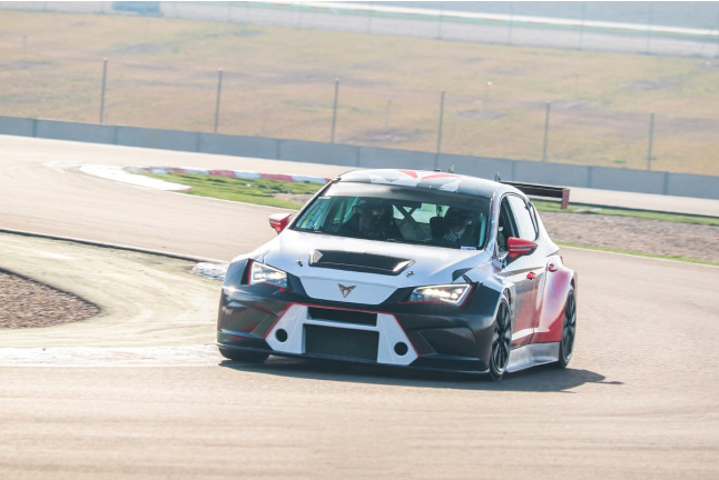 Copilotaje Extremo en Seat León Supercopa MK3 en el Circuit de Barcelona-Catalunya Gran Premio (4,7km)