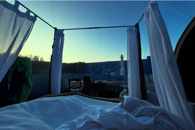Escapada Romántica en Hotel Burbuja Cosmoveros (Muñoveros, Segovia)