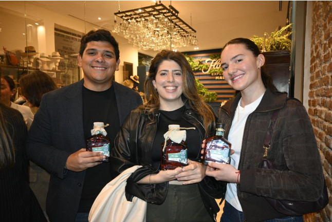Crea Tu Propia Botella en Flor de Caña Experiencia (Salamanca, Madrid)