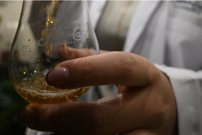 Crea Tu Propia Botella en Flor de Caña Experiencia (Salamanca, Madrid)