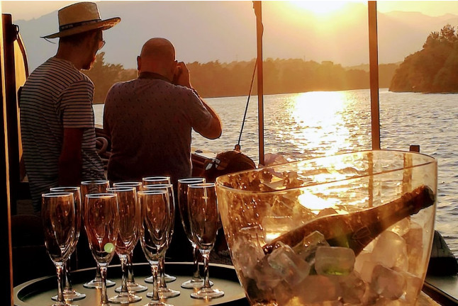 Crucero para ver la Puesta de Sol con Cava y "Pastisset" (Tortosa, Tarragona)