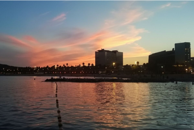 Paseo en Velero para ver la Puesta de Sol (Barcelona)