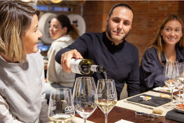 Experiencia Cuarenta Vendimias: Visita y Cata en Bodega Cuatro Rayas (La Seca, Valladolid)
