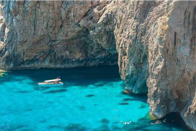 Excursión en Barco a la Cueva Azul (Mallorca)