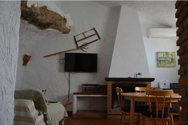 Escapada de 1 o 2 Noches con Desayuno en Casas Rurales - Casas Cueva El Mirador de Galera (Galera, Granada)
