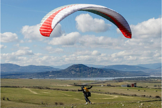 Curso de Parapente de 1 o 3 Días (Sierra de Madrid)