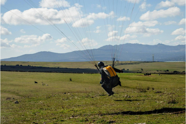 Curso de Parapente de 1 o 3 Días (Sierra de Madrid)