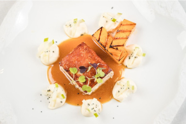 Day Pass de Verano: Circuito Spa, Acceso a la Piscina y Comida para dos en Hospes Palacio del Bailío 5* (Córdoba)
