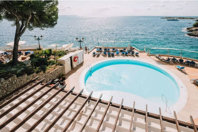 DayPass: Masaje, Piscina, Solarium y Acceso Directo al Mar en Sabai Thai Massage del Hotel Europe Playa Marina 4* (Ses Illetes, Mallorca)