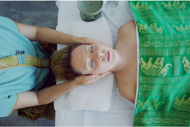 DayPass: Masaje, Piscina, Solarium y Acceso Directo al Mar en Sabai Thai Massage del Hotel Europe Playa Marina 4* (Ses Illetes, Mallorca)