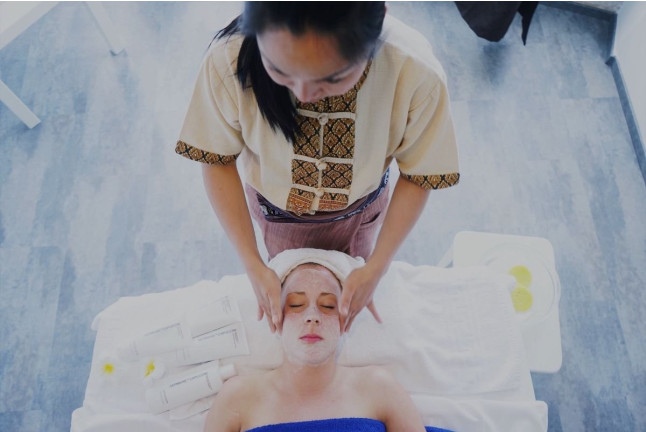 DayPass: Masaje, Piscina, Solarium y Acceso Directo al Mar en Sabai Thai Massage del Hotel Europe Playa Marina 4* (Ses Illetes, Mallorca)