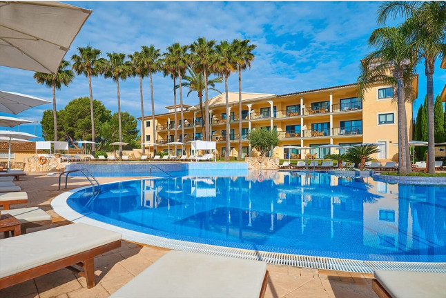 Full Day Spa con Masaje, Acceso a Piscinas y Cama Balinesa para dos en Mallorca Wellness CM Palace 5* (Sa Coma, Mallorca)