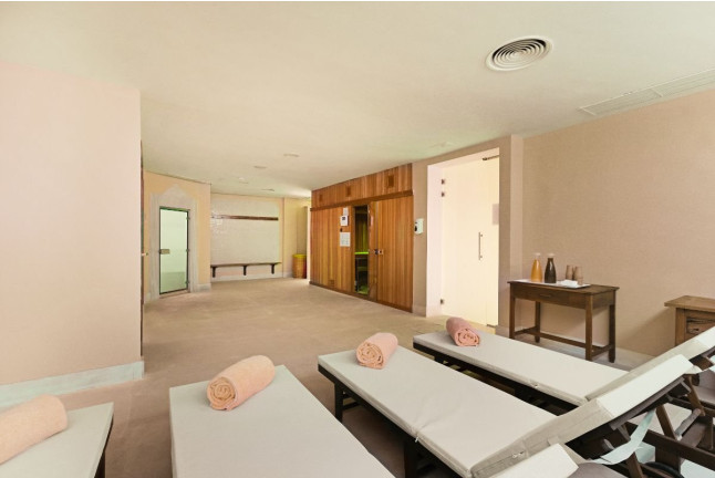 Full Day Spa con Masaje, Acceso a Piscinas y Cama Balinesa para dos en Mallorca Wellness CM Palace 5* (Sa Coma, Mallorca)