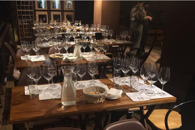 Degustación de 3 Copas de Vinos con 3 Tapas (Madrid)