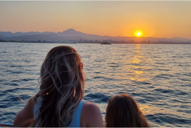 Puesta de Sol en Catamarán a Motor (Dénia, Alicante)