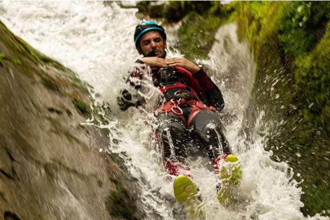 Descenso de Barrancos de Iniciación para dos en el Río Serandí (Proaza, Asturias)