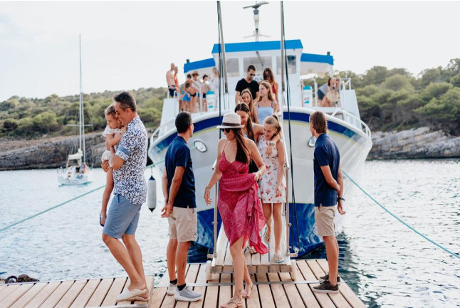 Un día en el mar Menorca: Salida en Barco con Comida (Menorca)