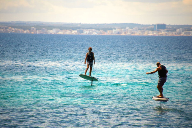 Curso de eFoil (Puerto de Alcudia, Mallorca)