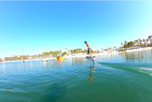 Curso de eFoil (Puerto de Alcudia, Mallorca)