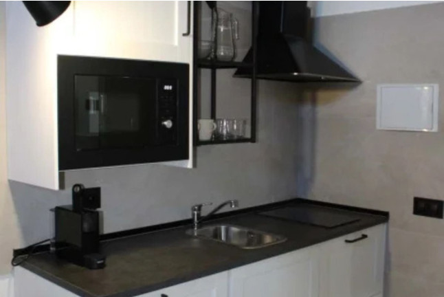 Escapada en Habitación Doble con Jacuzzi y Desayuno en El Esquileo (Buitrago del Lozoya, Madrid)