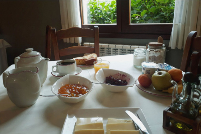 Escapada de 2 Noches con Desayuno en Posada el Hoyal (Pesaguero, Cantabria)
