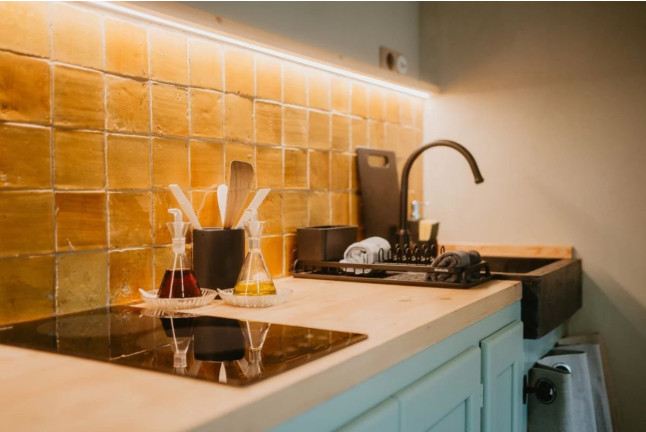 Escapada con Desayuno y Bañera en Suite Romaní en Mas el Mir (Girona)