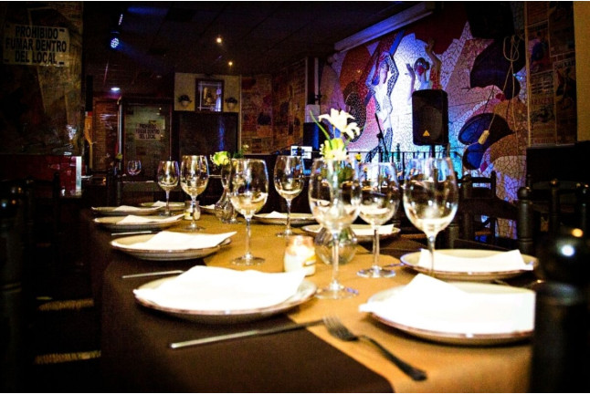 Espectáculo Flamenco con Cena en Tablao Flamenco El Toro y La Luna (Valencia)