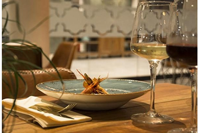 Circuito Spa y Cena para dos en el Restaurante El Patio del Hotel & Spa La Residencia Puerto 4* (Tarifa, Cádiz)