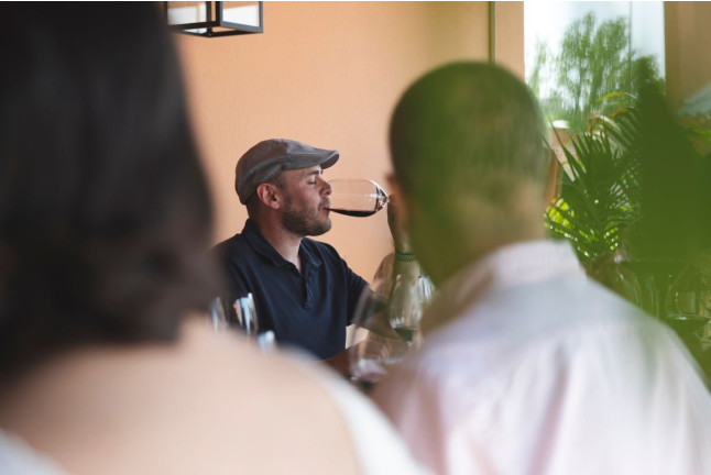 Saborea Nuestra Ribera: Visita a Bodega, Tapas Gourmet y Cata de Vino en Bodegas Emilio Moro (Valladolid)