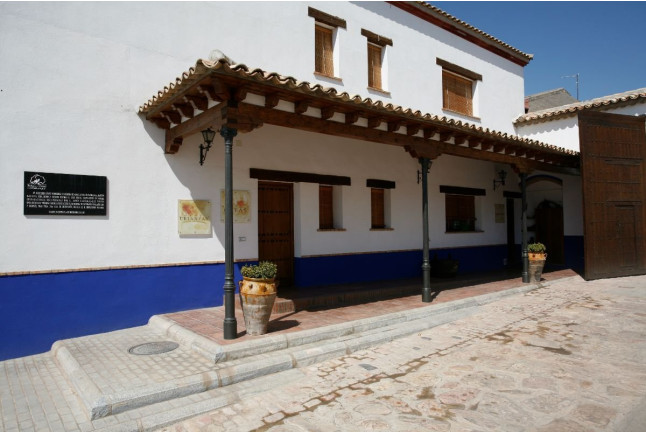Visita a Bodegas Castiblanque con Cata de Vino y Comida (Campo de Criptana, Ciudad Real)