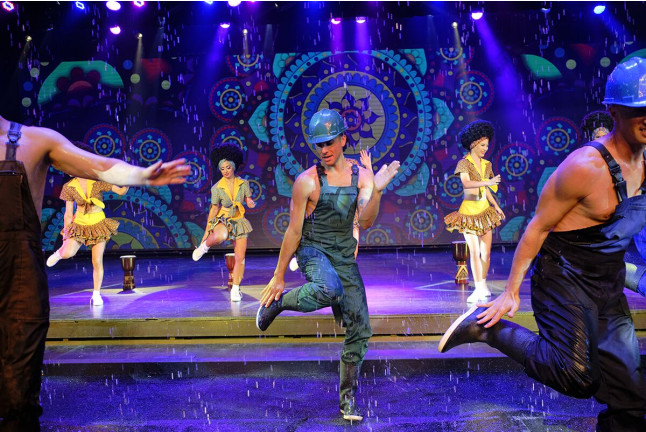 Entrada a Benidorm Palace con Espectáculo y Opción a Cena (Benidorm, Alicante)