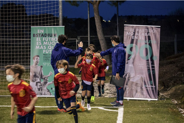 Entrenamiento de Fútbol para Niños como la Selección Española en Ciudad del Fútbol de Las Rozas (Madrid)