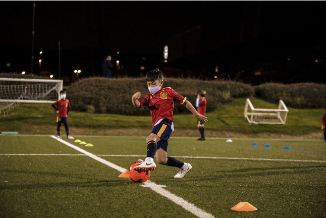 Entrenamiento de Fútbol para Niños como la Selección Española en Ciudad del Fútbol de Las Rozas (Madrid)