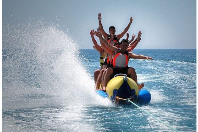 Banana Boat y Excursión en Kayak para dos (Calella de la Costa, Barcelona)