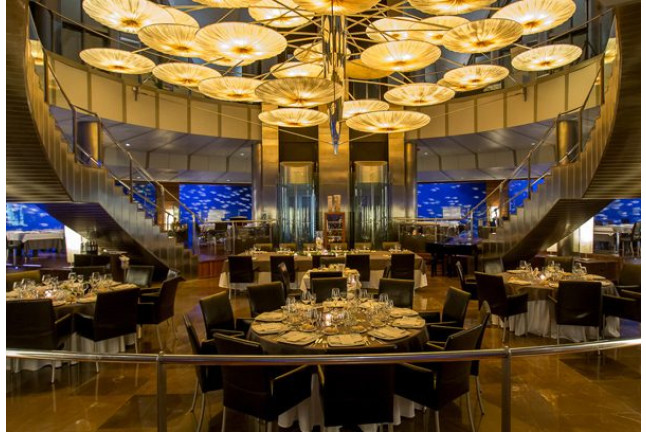 Entrada al Oceanogràfic y Comida en el Restaurante Submarino (Valencia)