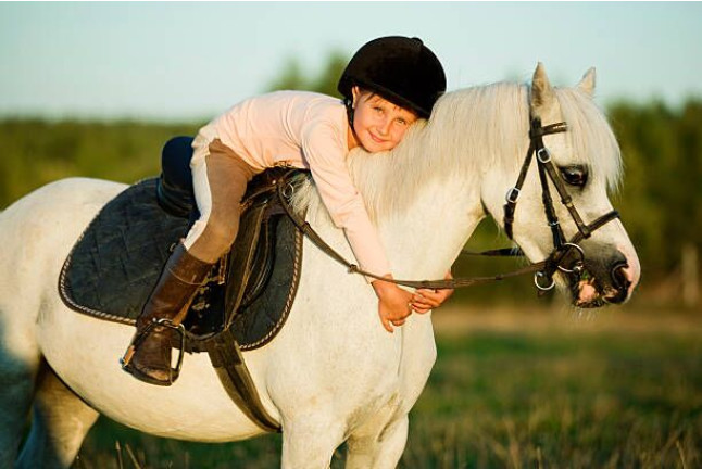 Clases de Equitación en Pony para Niños en La Finca Pony Club (Bétera, Valencia)