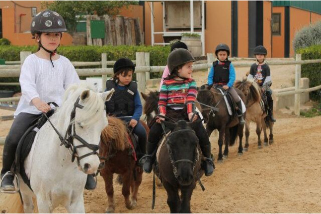 Clases de Equitación en Pony para Niños en La Finca Pony Club (Bétera, Valencia)