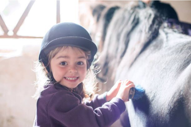 Clases de Equitación en Pony para Niños en La Finca Pony Club (Bétera, Valencia)