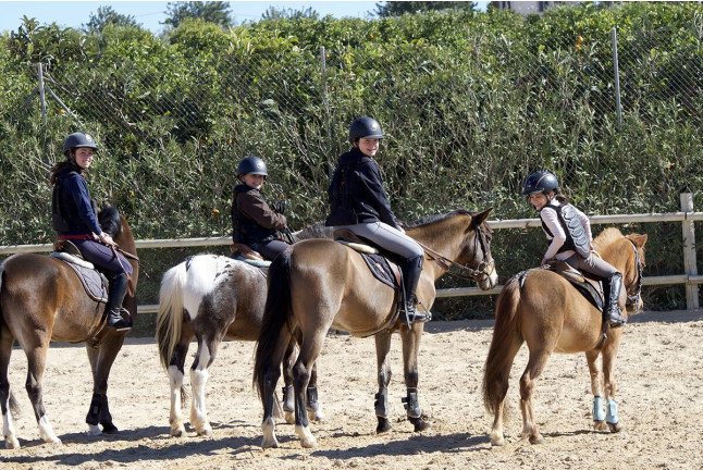Clases de Equitación en Pony para Niños en La Finca Pony Club (Bétera, Valencia)