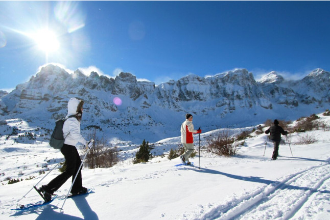 Escapada en Balneario de Panticosa 4* con Spa y Excursión en Raquetas de Nieve para dos (Huesca)