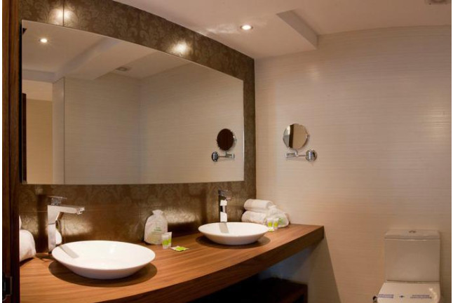 Escapada de 2 noches en Suite Junior con Bañera Hidromasaje, Cava, Bombones y Cena en Hotel Os Olivos 3*S (A Coruña)