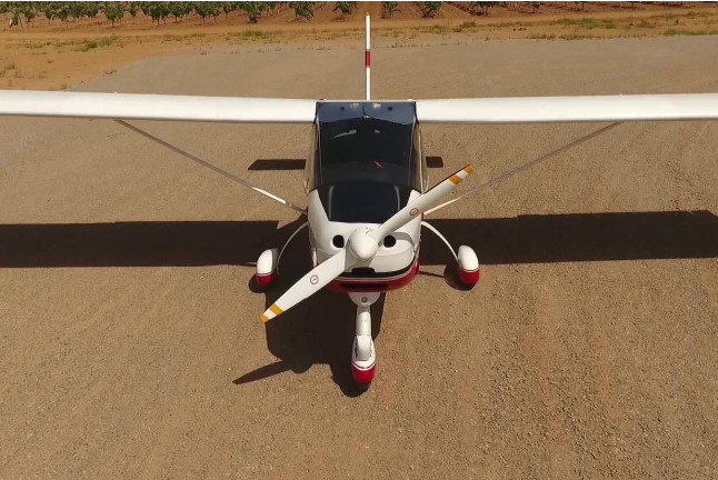 Escapada en Hotel Bodega El Moral con Visita a Bodega las Encomiendas y Vuelo en Avioneta (Ribera del Fresno, Badajoz)