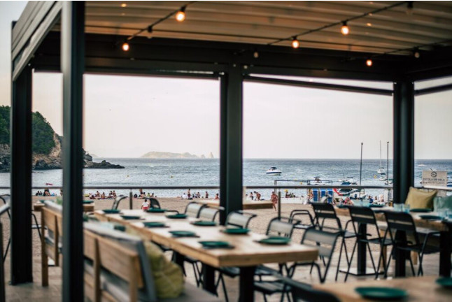 Escapada con Cena en el Hostal Ses Negres (Begur, Girona)