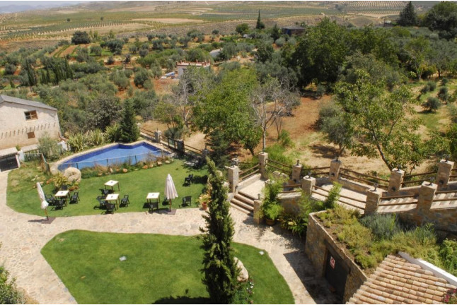 Escapada de 2 Noches con Desayuno en Hotel Zerbinetta (Dílar, Granada)